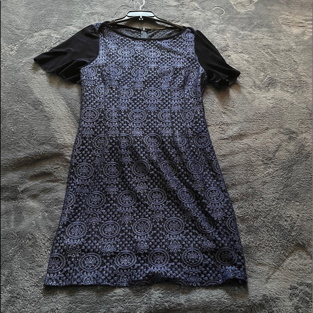 Tahari short sleeved dress